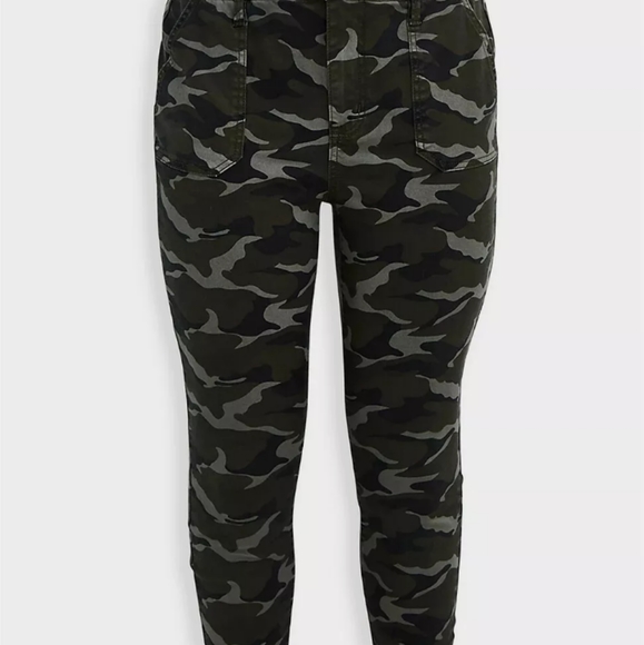 torrid Pants - Torrid  SKY HIGH TWILL SKINNY PANT - CAMO